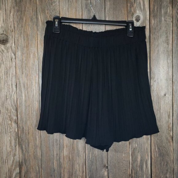 Loft Black High Rise Pleated Shorts - Picture 6 of 9
